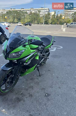 Спортбайк Kawasaki Ninja 2014 в 