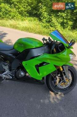 Спортбайк Kawasaki Ninja 2004 в 