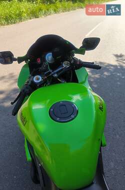 Спортбайк Kawasaki Ninja 2004 в 