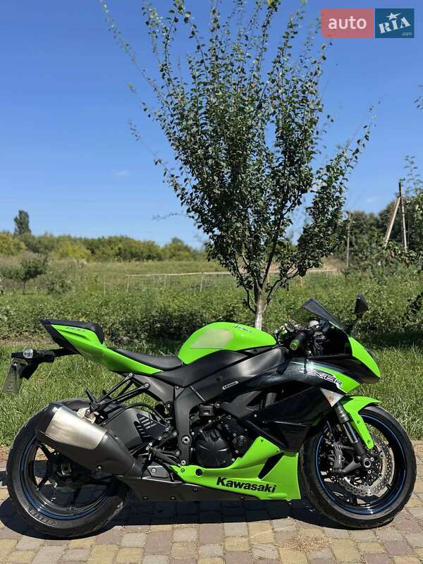 Спортбайк Kawasaki Ninja 2012 в Киеве фото 5 Спортбайк Kawasaki Ninja 2012 в Киеве