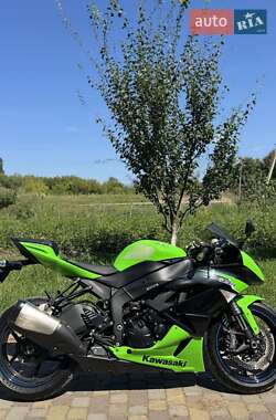 Спортбайк Kawasaki Ninja 2012 в 