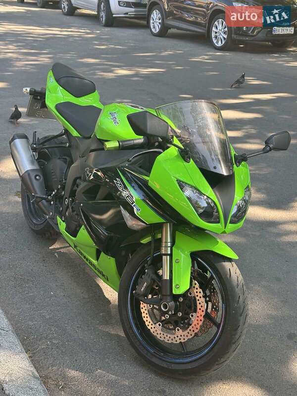 Спортбайк Kawasaki Ninja 2012 в Киеве фото 11 Спортбайк Kawasaki Ninja 2012 в Киеве