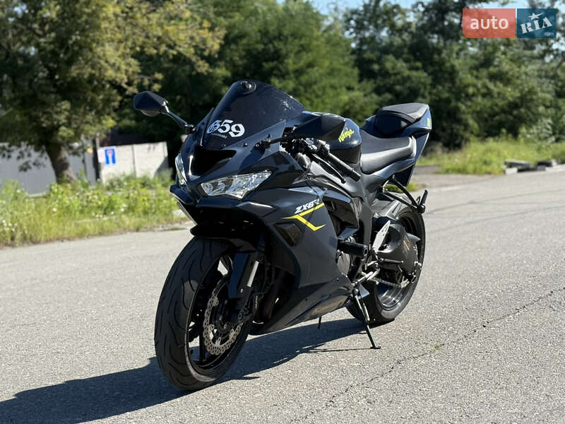 Спортбайк Kawasaki Ninja 2022 в 