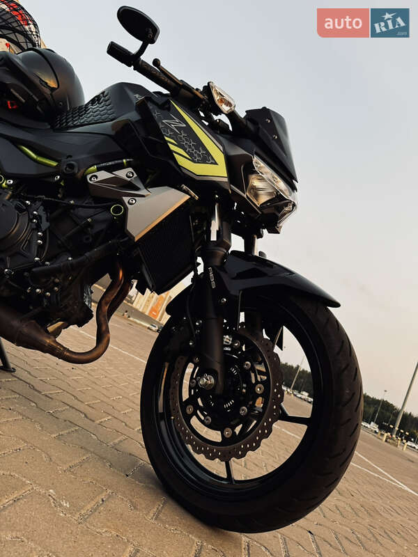 Мотоцикл Без обтекателей (Naked bike) Kawasaki Z 400 2021 в Киеве