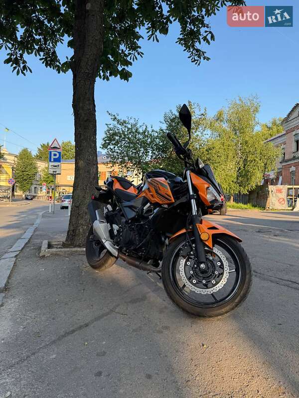 Мотоцикл Без обтекателей (Naked bike) Kawasaki Z 400 2019 в Киеве