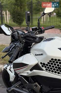 Мотоцикл Без обтекателей (Naked bike) Kawasaki Z 400 2023 в 