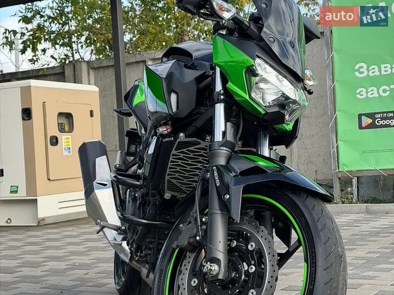 Kawasaki Z 400 2022
