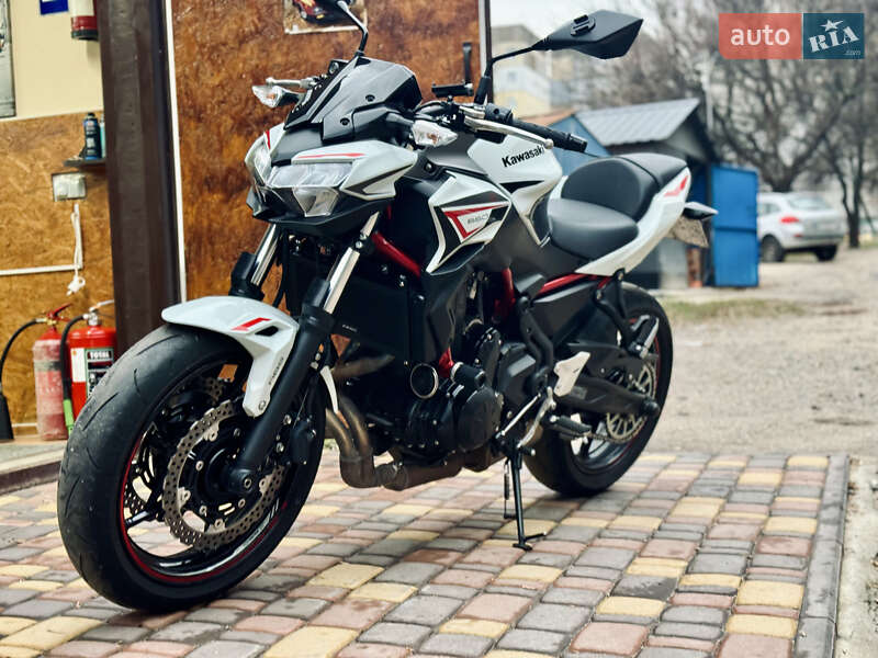 Kawasaki Z 650 2022