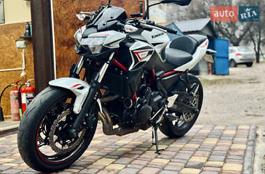 Мотоцикл Без обтекателей (Naked bike) Kawasaki Z 650 2022 в 