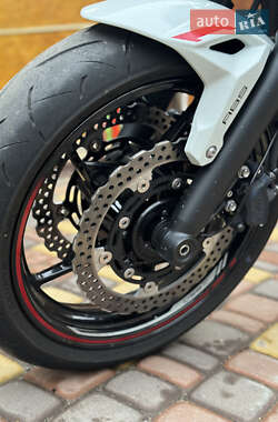 Мотоцикл Без обтекателей (Naked bike) Kawasaki Z 650 2022 в 
