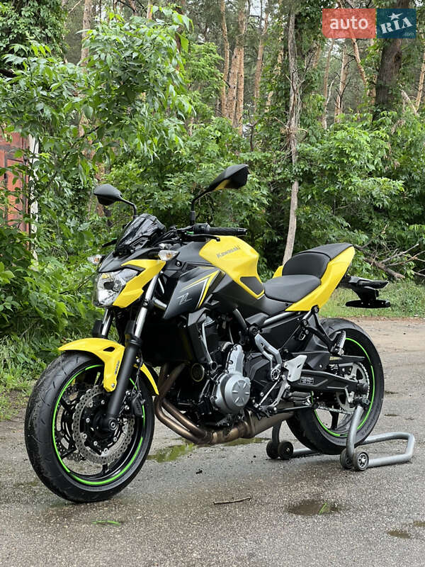 Мотоцикл Без обтекателей (Naked bike) Kawasaki Z 650 2018 в 