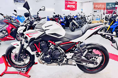 Спортбайк Kawasaki Z 650 2022 в 