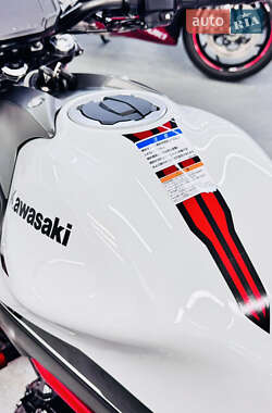 Спортбайк Kawasaki Z 650 2022 в 