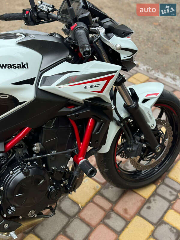 Мотоцикл Без обтекателей (Naked bike) Kawasaki Z 650 2022 в Кропивницком