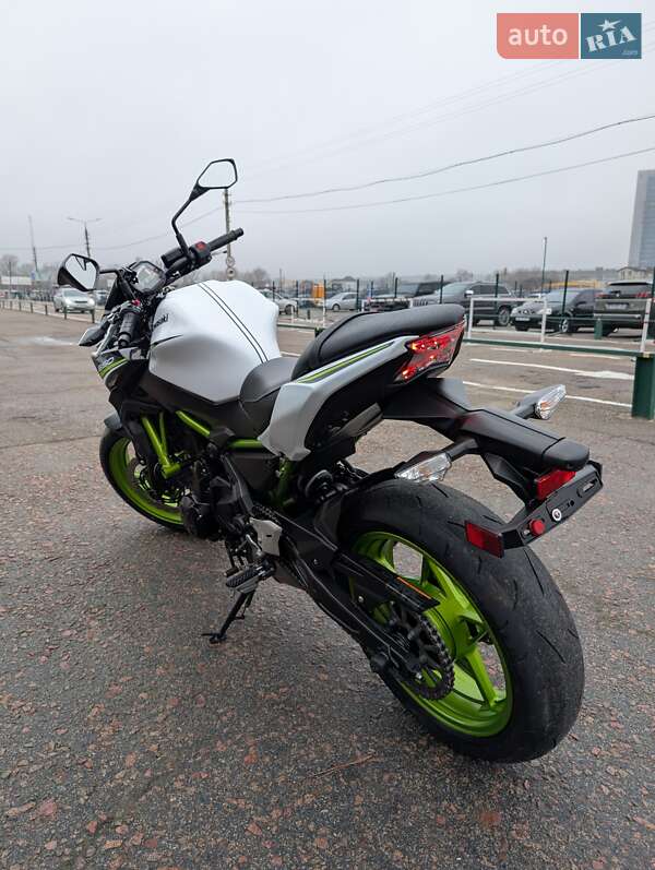 Мотоцикл Без обтекателей (Naked bike) Kawasaki Z 650 2021 в Киеве