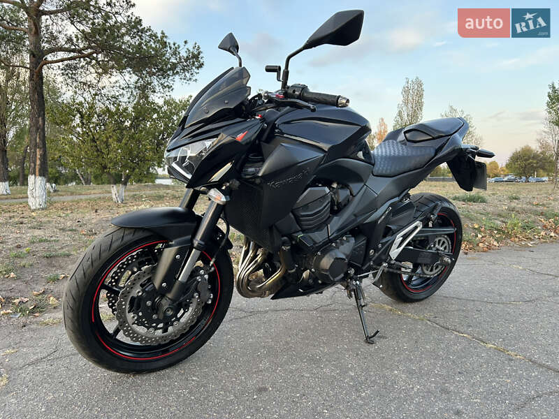Мотоцикл Без обтекателей (Naked bike) Kawasaki Z 800 2013 в Днепре