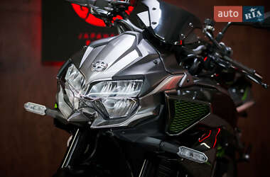 Спортбайк Kawasaki Z H2 2020 в 
