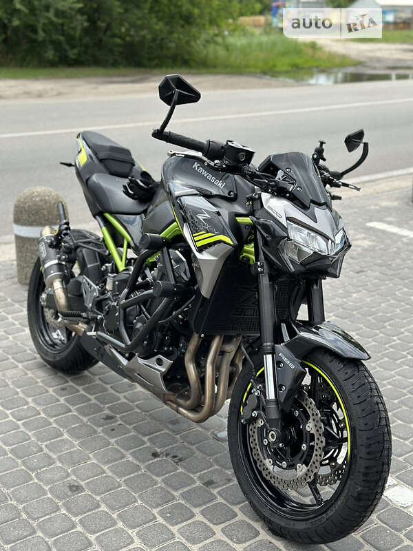 Спортбайк Kawasaki Z900 2020 в 