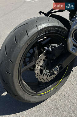 Мотоцикл Без обтекателей (Naked bike) Kawasaki Z900 2022 в 
