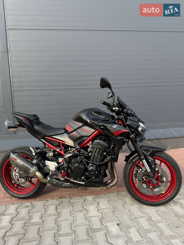 Мотоцикл Без обтекателей (Naked bike) Kawasaki Z900 2021 в Киеве