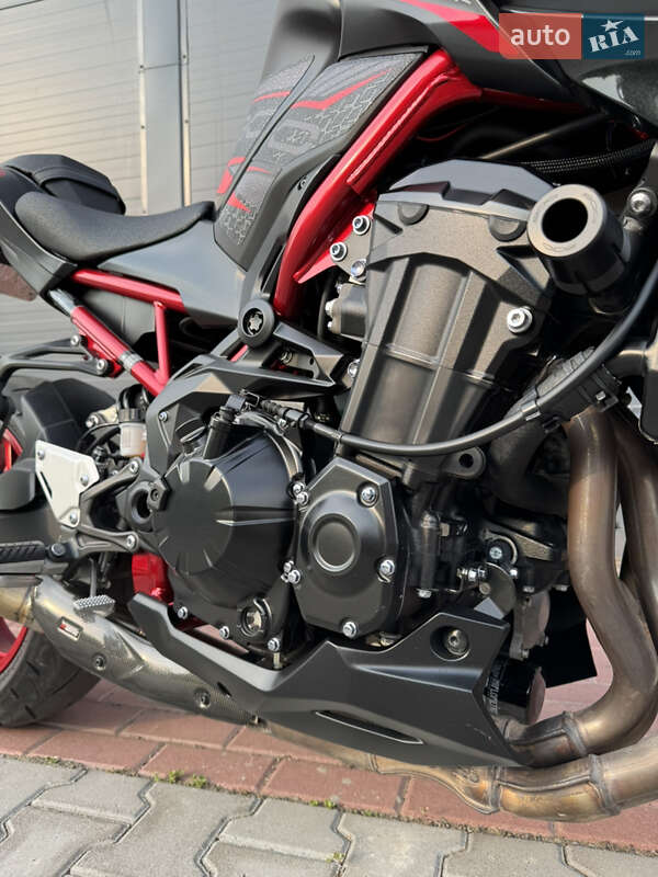 Мотоцикл Без обтекателей (Naked bike) Kawasaki Z900 2021 в Киеве