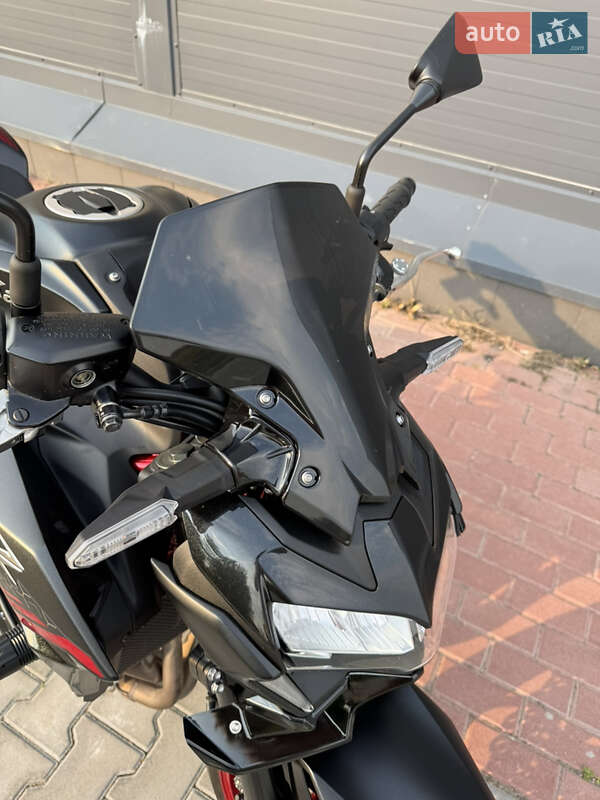 Мотоцикл Без обтекателей (Naked bike) Kawasaki Z900 2021 в Киеве