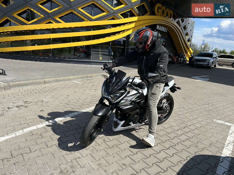 Мотоцикл Без обтікачів (Naked bike) Kawasaki Z 2014 в Кагарлику