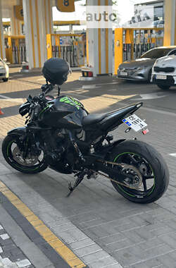 Мотоцикл Спорт-туризм Kawasaki ZR 2004 в 