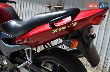 Мотоцикл Классик Kawasaki ZR 2001 в 