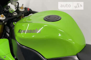 Спортбайк Kawasaki ZX 10R 2006 в Киеве