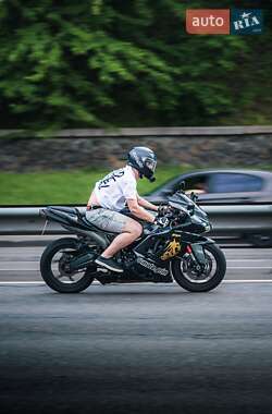 Спортбайк Kawasaki ZX 6R 2007 в Киеве