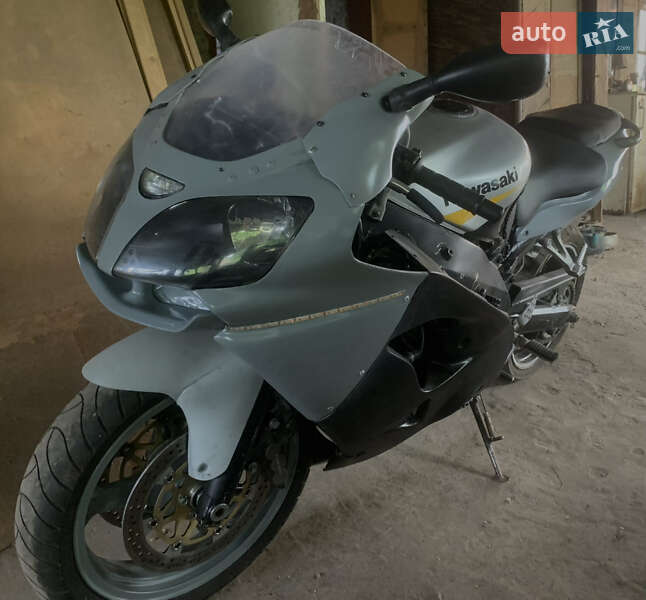 Спортбайк Kawasaki ZX 9R 2002 в Яготине
