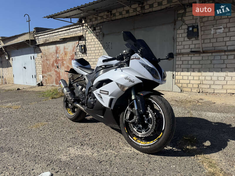 Kawasaki ZX 2011 Kawasaki ZX 2011