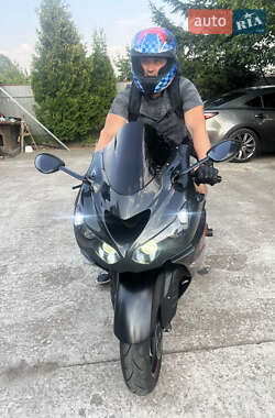 Спортбайк Kawasaki ZZR 1400 2015 в 