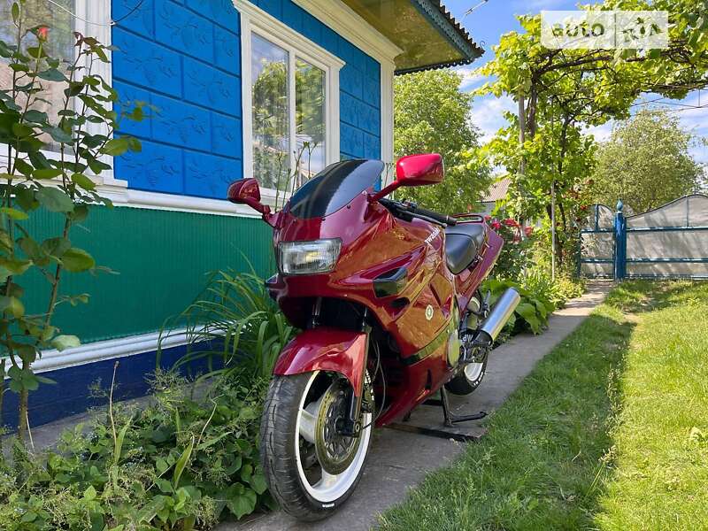 Спортбайк Kawasaki ZZR 400 1992 в Нерубайське