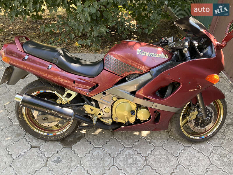 Мотоцикл Спорт-туризм Kawasaki ZZR 400 2002 в 