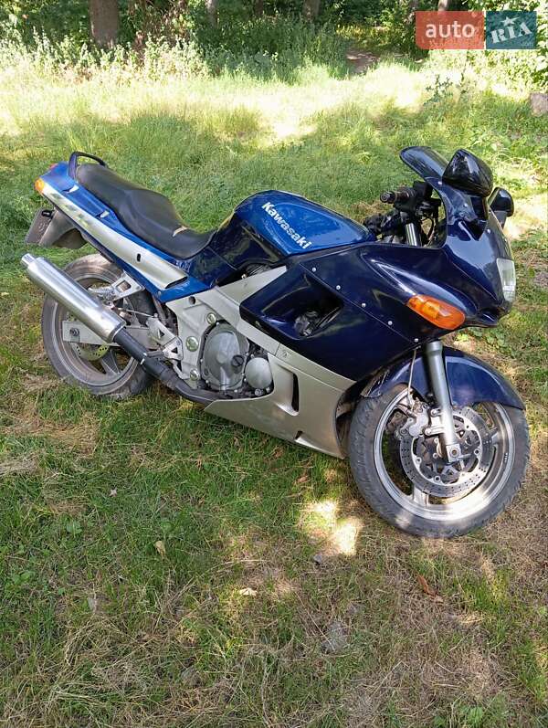 Мотоцикл Спорт-туризм Kawasaki ZZR 600 1997 в 