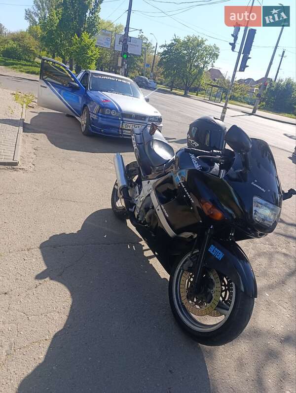 Грузовые мотороллеры, мотоциклы, скутеры, мопеды Kawasaki ZZR 600 1998 в Одессе