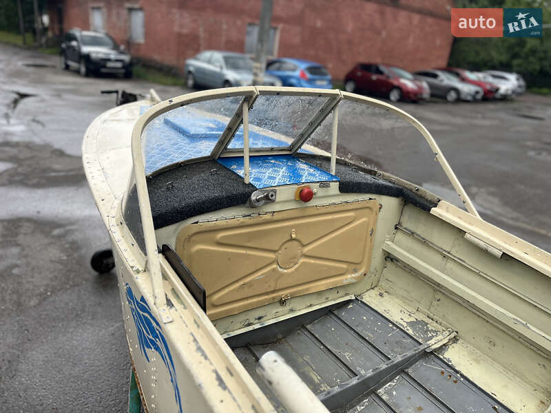Лодка Казанка 1 1987 в Чернигове