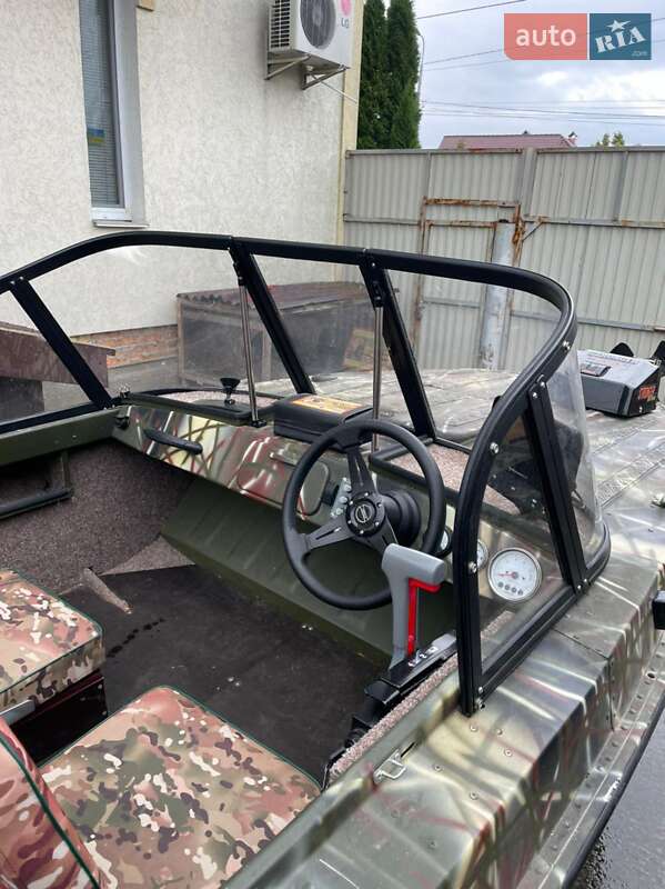 Човен Казанка 5М3 1984 в Вишгороді