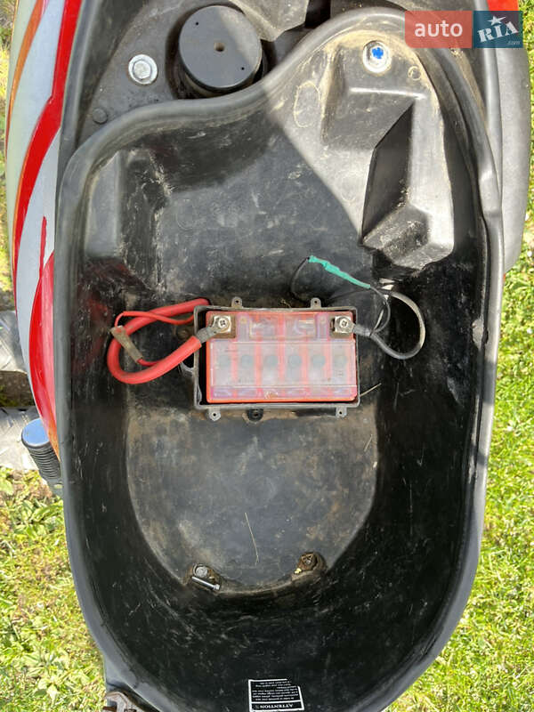 Мопеды Keeway Hurricane 2004 в Ланчине