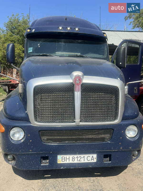 Тягач Kenworth T2000 2001 в 