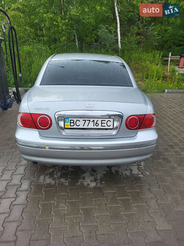 Седан Kia Amanti 2005 в Львове