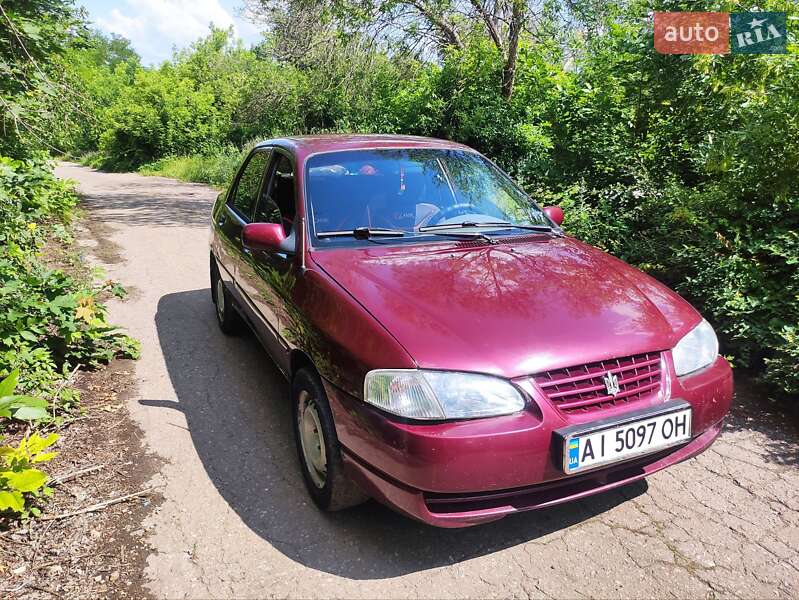 Седан Kia Avella 1997 в Краматорске