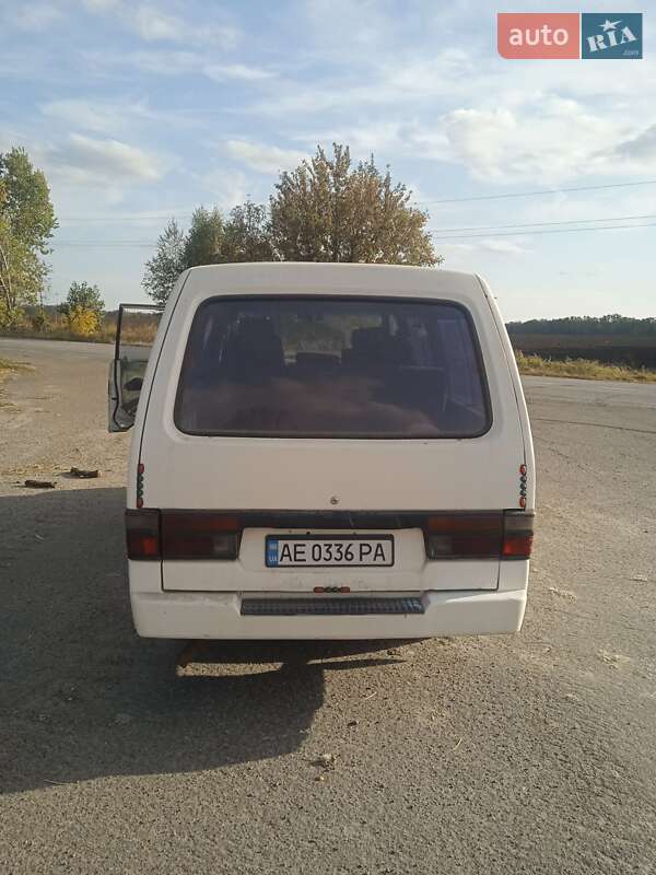 Мінівен Kia Besta 1998 в Рокитному
