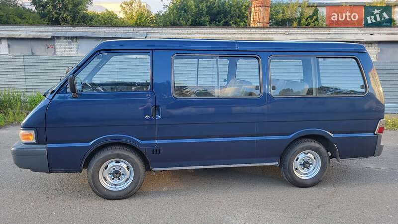 Мінівен Kia Besta 1998 в Києві