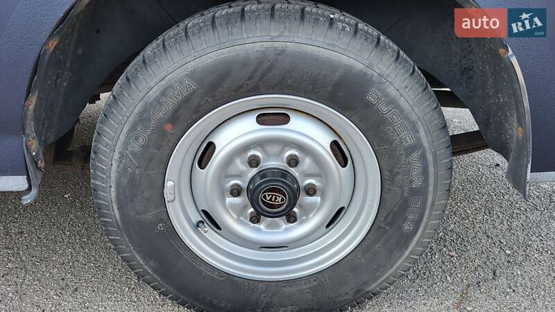 Мінівен Kia Besta 1998 в Києві