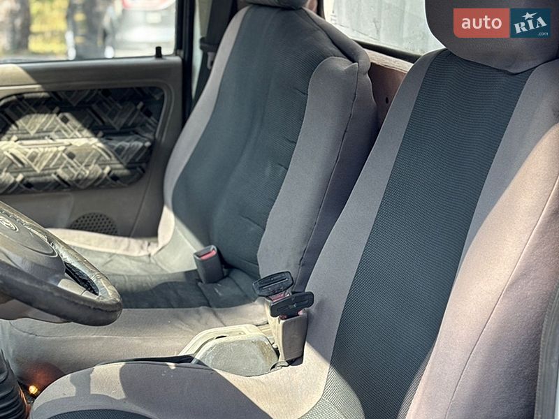 Грузовой фургон Kia Bongo 2002 в Нетешине