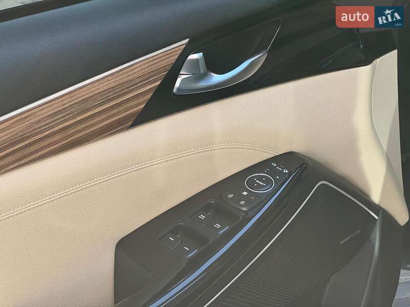 Седан Kia Cadenza 2017 в Харькове