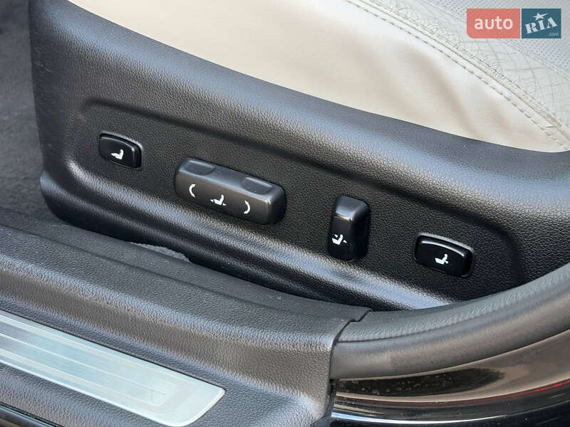 Седан Kia Cadenza 2013 в Дрогобыче